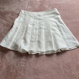 White mid thigh length skirt